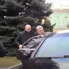 Captan en video la fuga de Poroshenko: "¡Arranca, hostia!" - 18.12.2021,  Sputnik Mundo