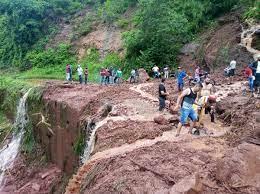 Derrumbes en vías afectan a más de 10 mil familias de la montaña :: La Prensa Táchira