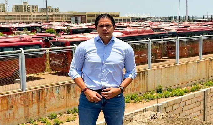 Lester Toledo cementerio buses
